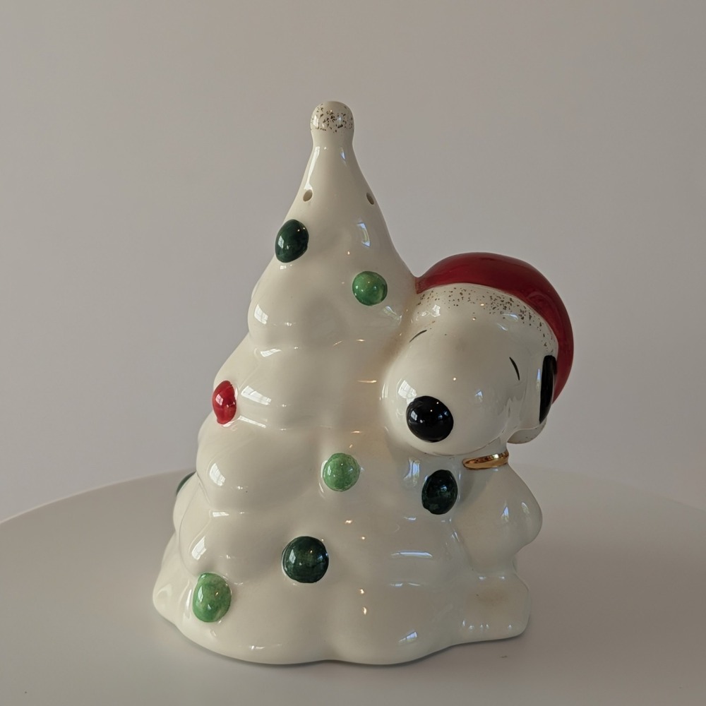 2004 Lenox Charlie Brown & Snoopy Christmas Tree Porcelain Salt & Pepper Set - Picture 8 of 14